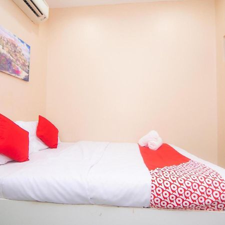 Oyo 1224 Hotel Hajah Rohayah Tanjong Malim Kültér fotó