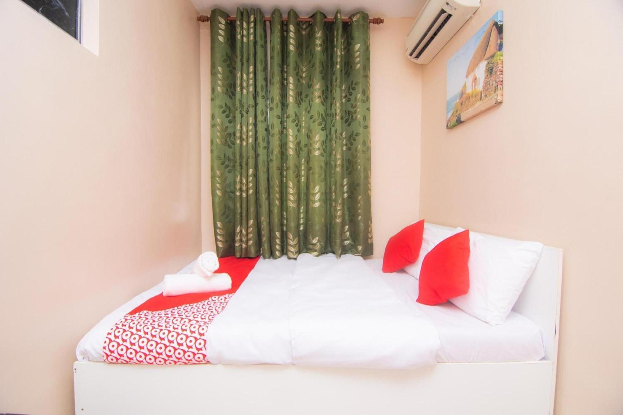 Oyo 1224 Hotel Hajah Rohayah Tanjong Malim Kültér fotó