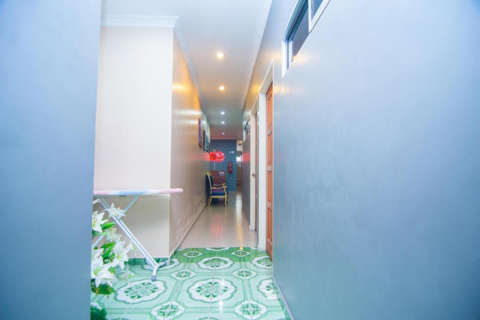Oyo 1224 Hotel Hajah Rohayah Tanjong Malim Kültér fotó